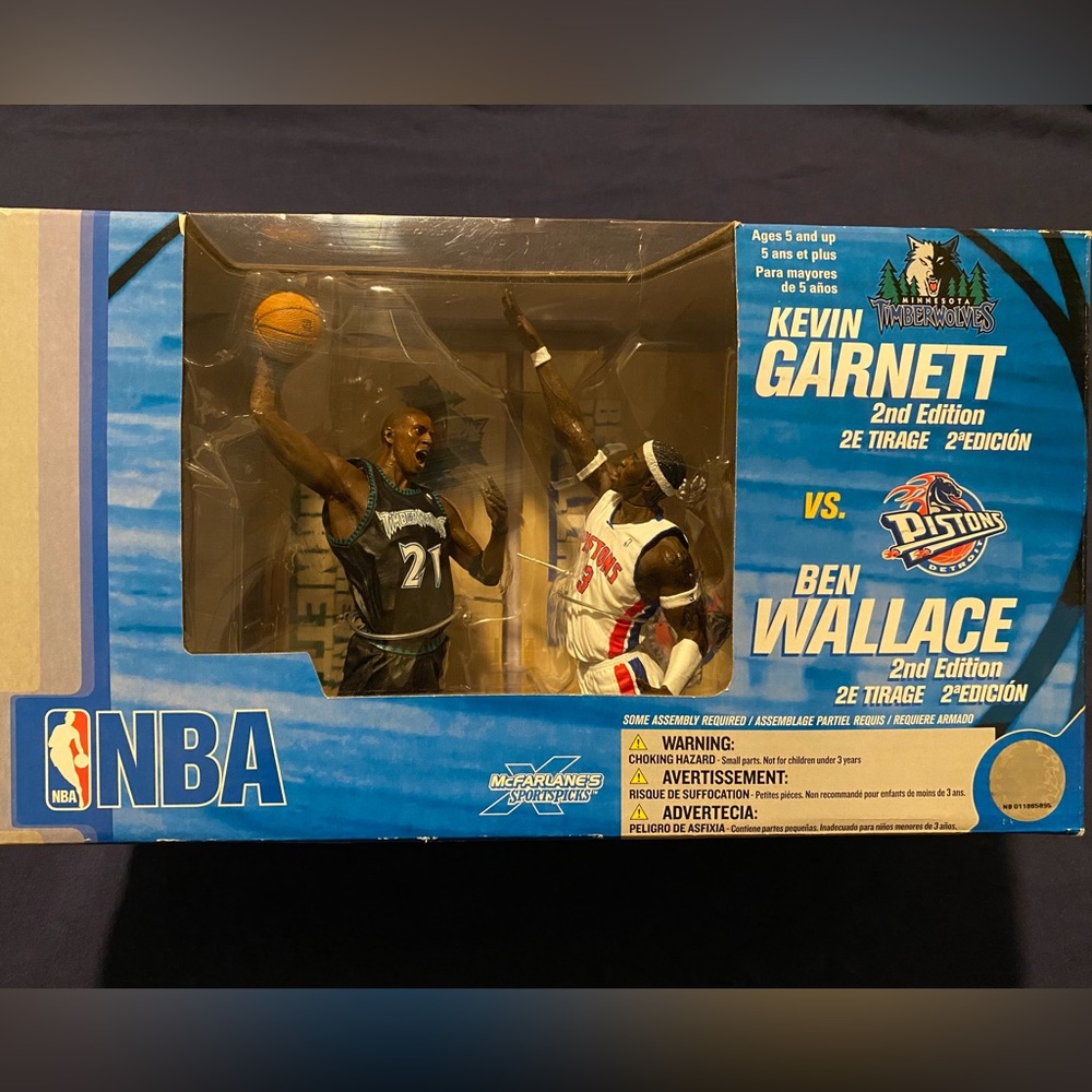 Kevin Garnett vs. Ben Wallace 2nd edition action figures